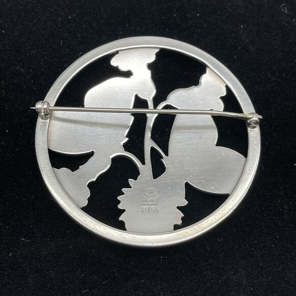 Georg Jensen Denmark Sterling Silver Butterfly Flower Large Circle Brooch #283 - Picture 3 of 7
